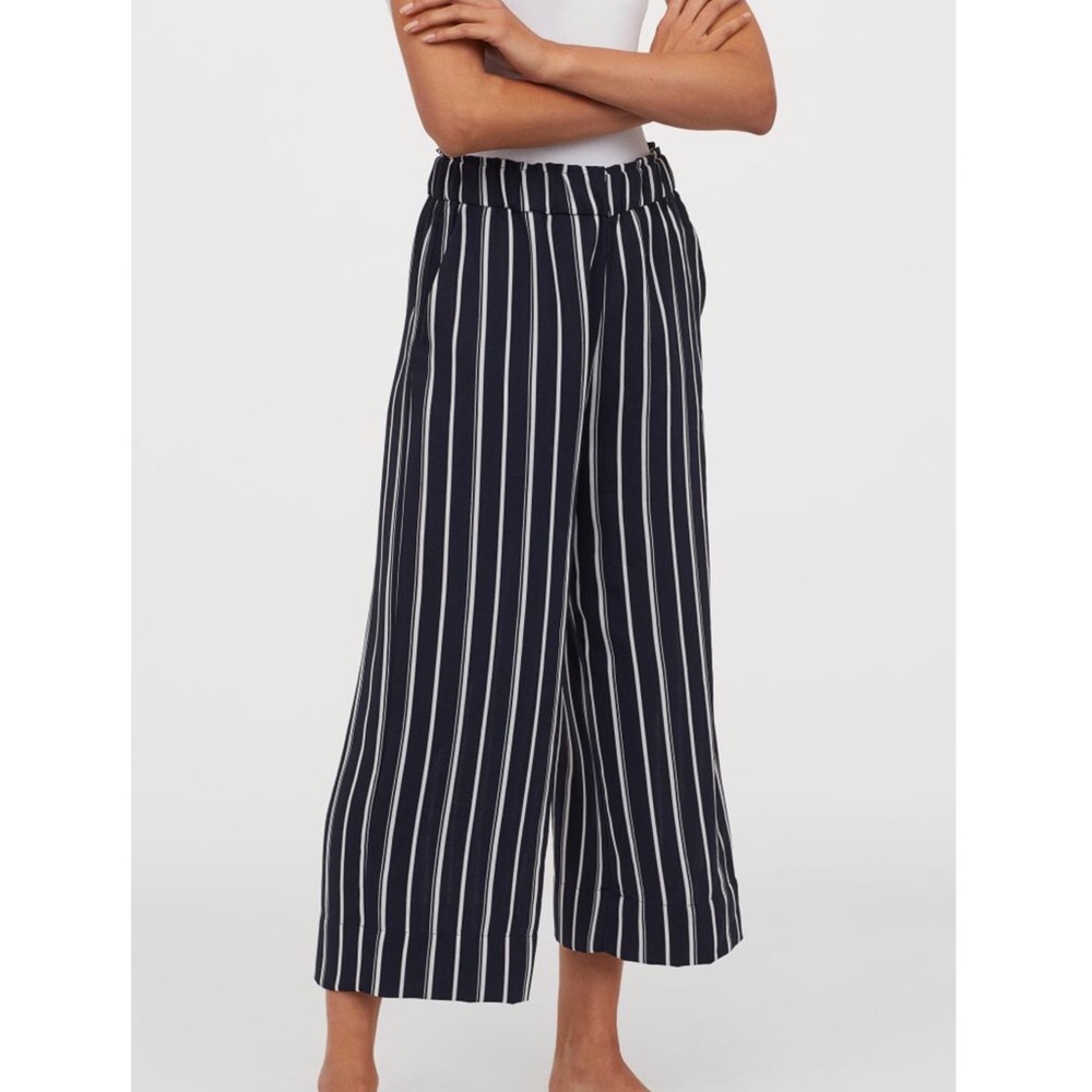 H&M Women’s navy striped culottes wide leg pants